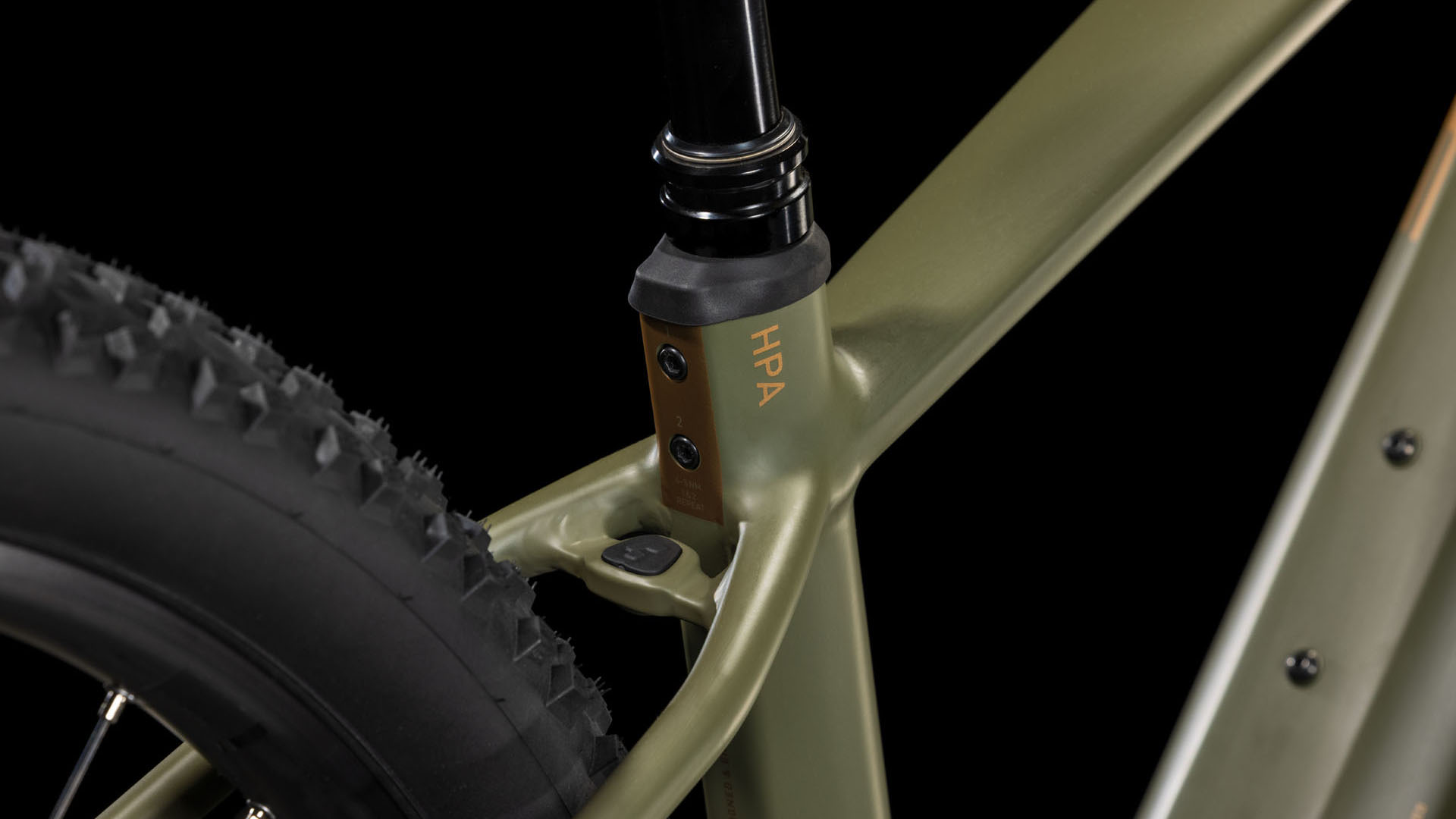 Verbindung von Sitzrohr und Hinterbau mit sauberer Schweißnaht und Sattelstütze.